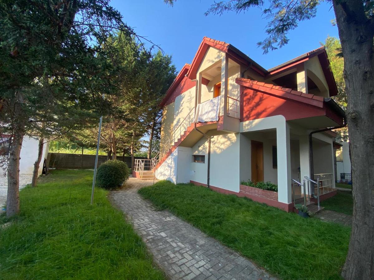 Hotel Garden Villa Ardo Golem  Bagian luar foto