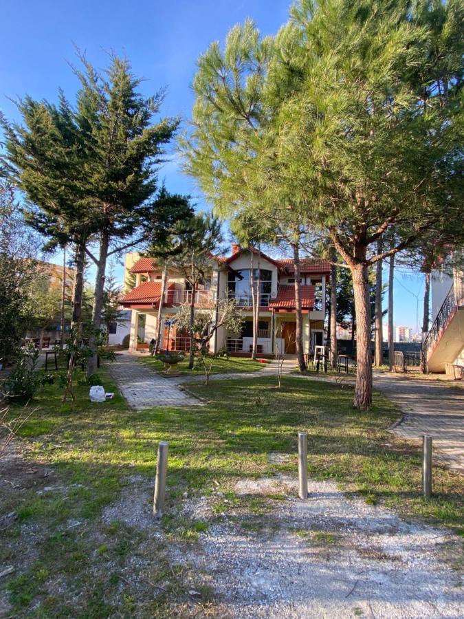 Hotel Garden Villa Ardo Golem  Bagian luar foto