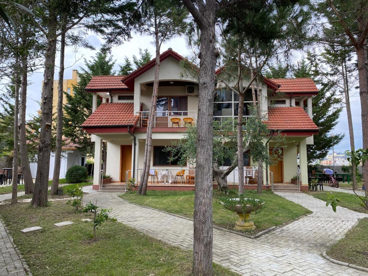 Hotel Garden Villa Ardo Golem  Bagian luar foto