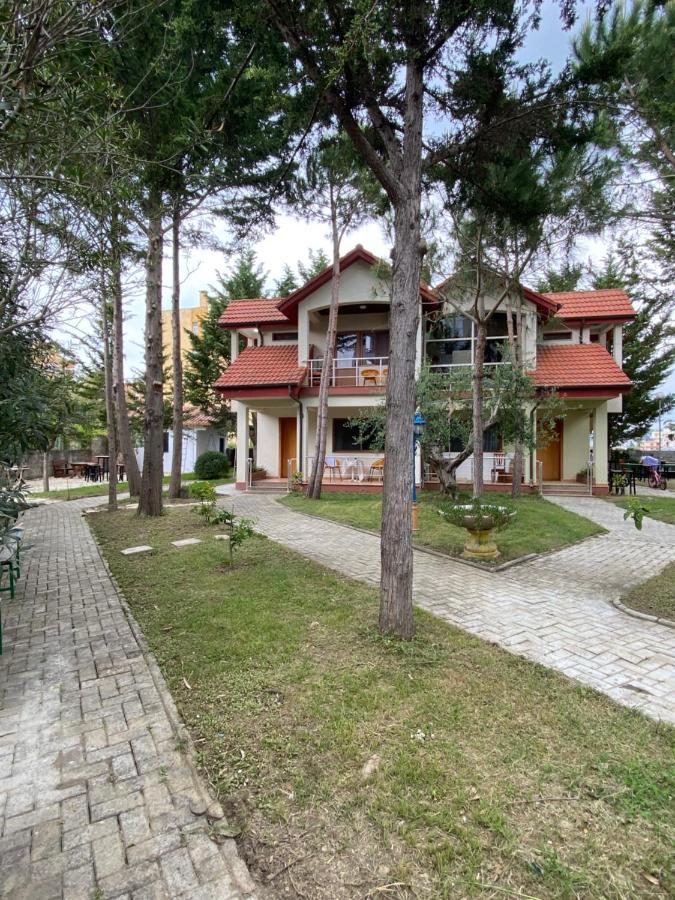 Hotel Garden Villa Ardo Golem  Bagian luar foto