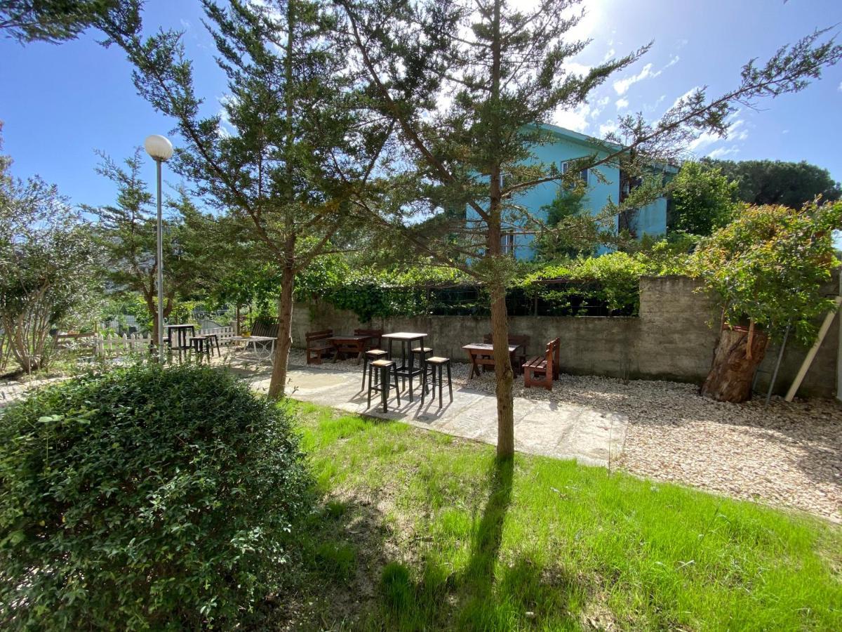 Hotel Garden Villa Ardo Golem  Bagian luar foto